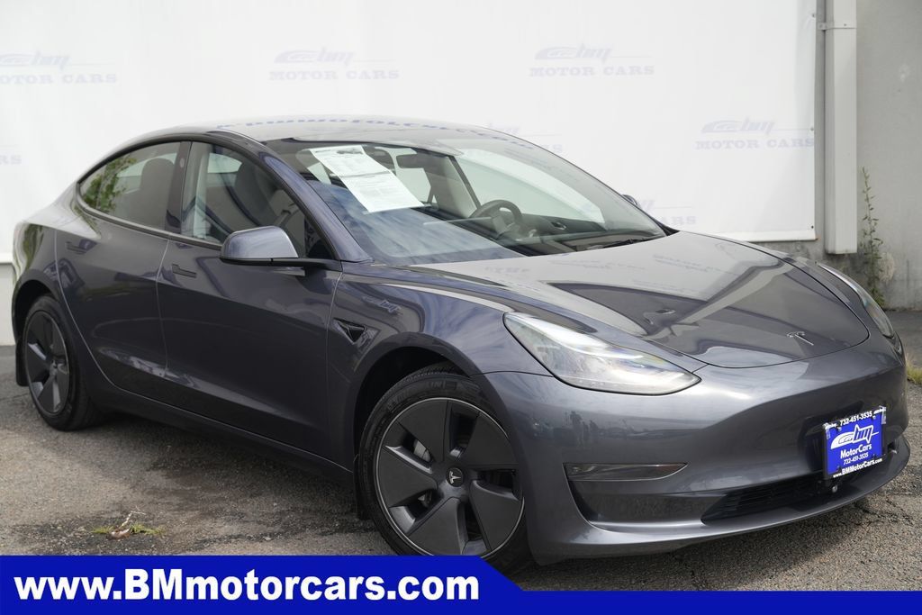 Used 2023 Tesla Model 3 Standard Range RWD image 1