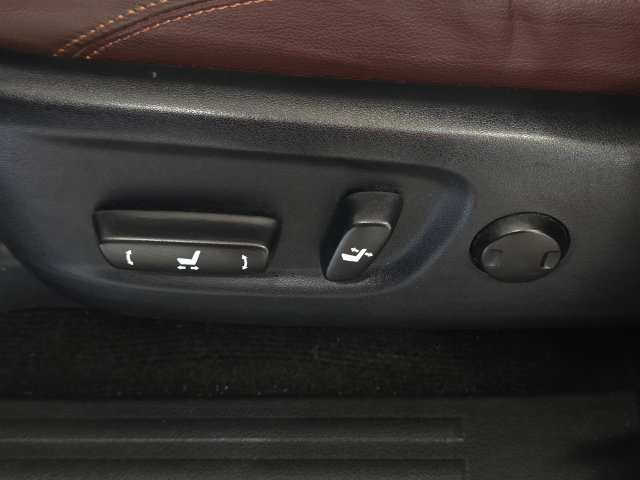 Used 2015 Toyota 4Runner Limited w/ Four Season Floor Mat Package AWD/4WD image 13