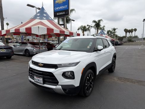 Used 2023 Chevrolet TrailBlazer LT FWD image 4