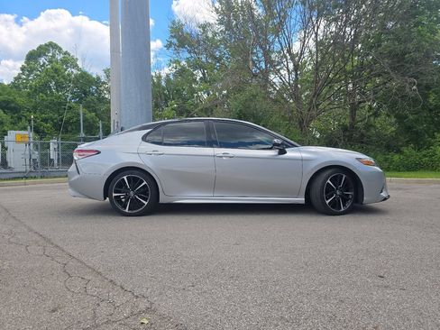 Used 2019 Toyota Camry XSE FWD image 16