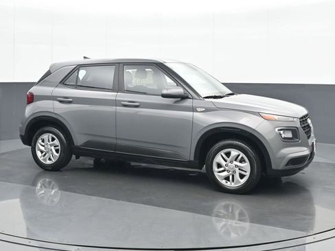 Used 2022 Hyundai Venue SE w/ Cargo Package image 8