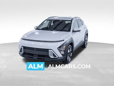 Used 2025 Hyundai Kona SEL image 1