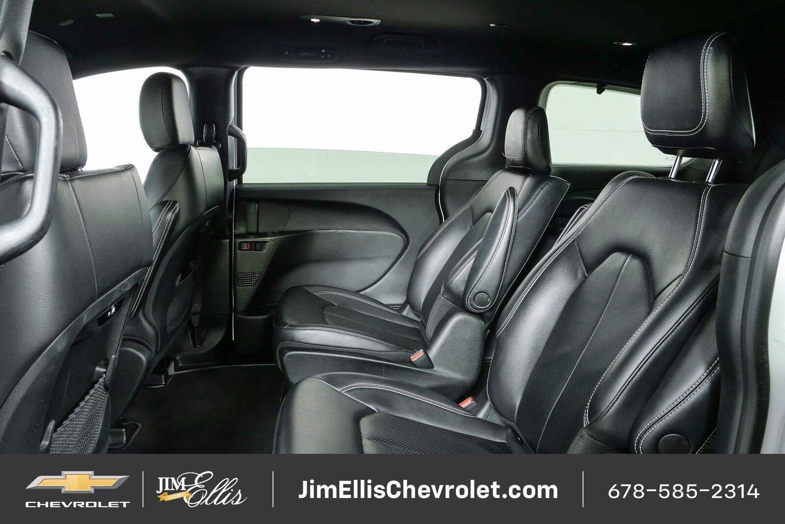 Used 2022 Chrysler Pacifica Touring-L w/ S Appearance Package FWD image 18