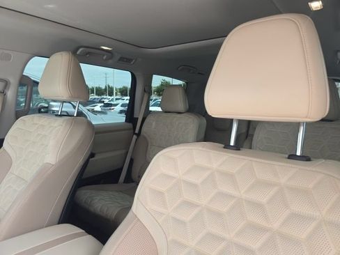 Used 2025 Nissan Armada Platinum w/ Convenience Package AWD/4WD image 7
