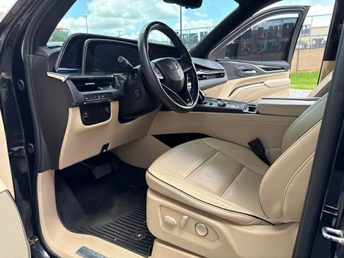 Used 2023 Cadillac Escalade Premium Luxury AWD/4WD image 8