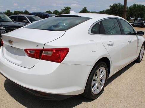 Used 2023 Chevrolet Malibu LT FWD image 3