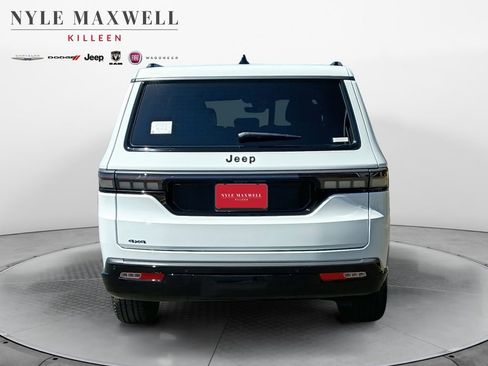 New 2026 Jeep Grand Wagoneer L Limited AWD/4WD image 15
