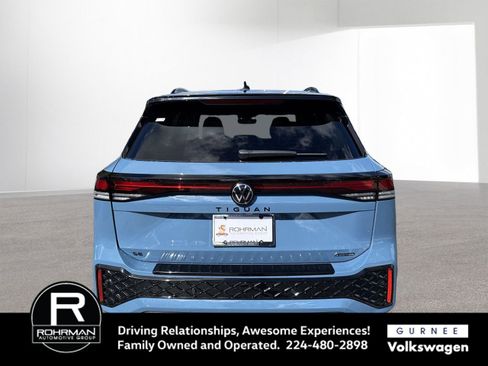 New 2025 Volkswagen Tiguan SE R-Line image 9