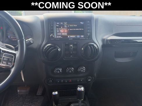 Used 2017 Jeep Wrangler Unlimited Sahara AWD/4WD image 12
