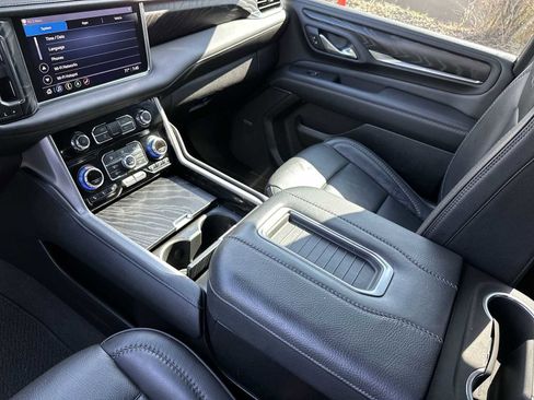 Used 2021 GMC Yukon Denali w/ Denali Ultimate Package image 22