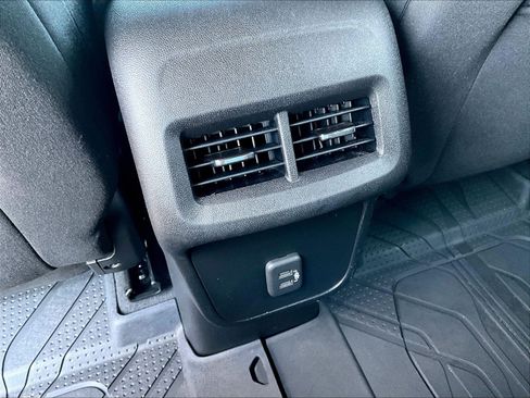 Used 2019 Chevrolet Equinox LT FWD image 10