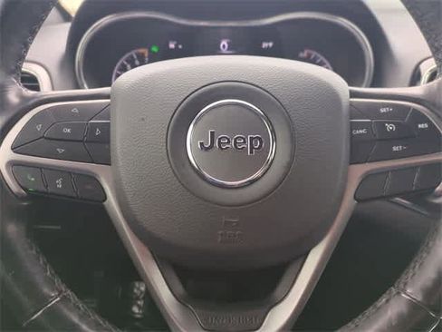 Used 2020 Jeep Grand Cherokee Limited image 24