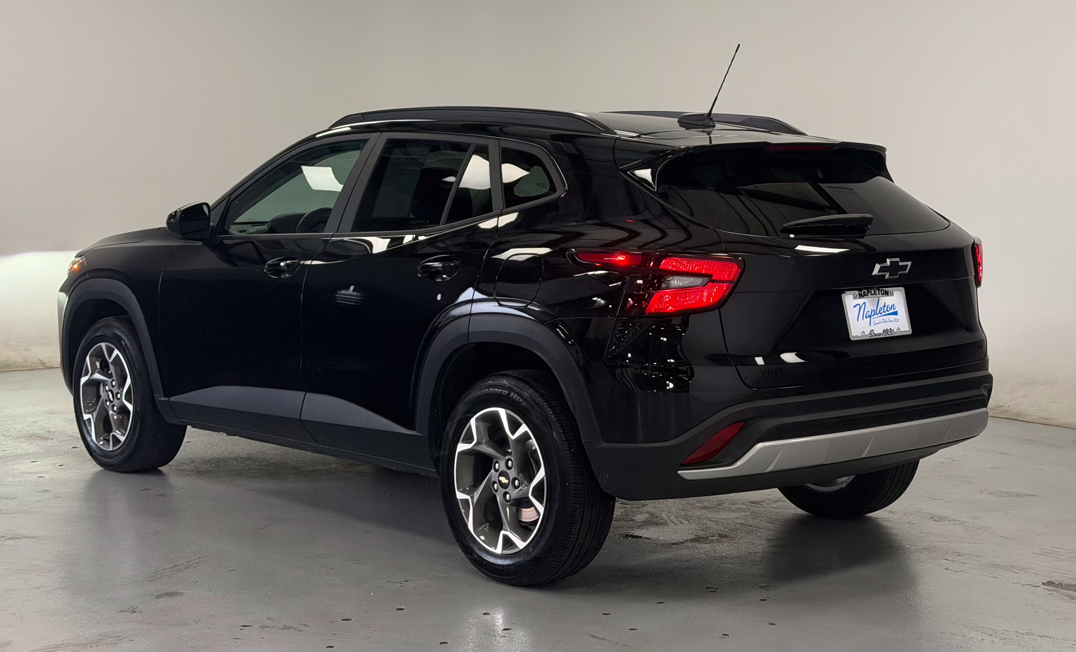 Used 2025 Chevrolet Trax LT w/ Driver Confidence Package FWD image 4