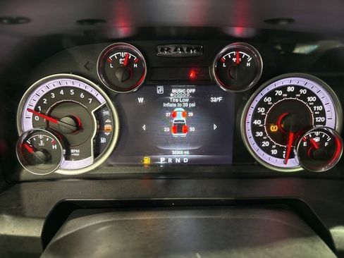 Used 2019 RAM 1500 Classic Warlock image 10