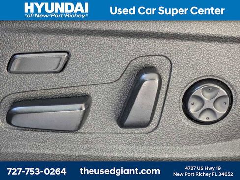 Used 2023 Hyundai Santa Fe Limited image 25