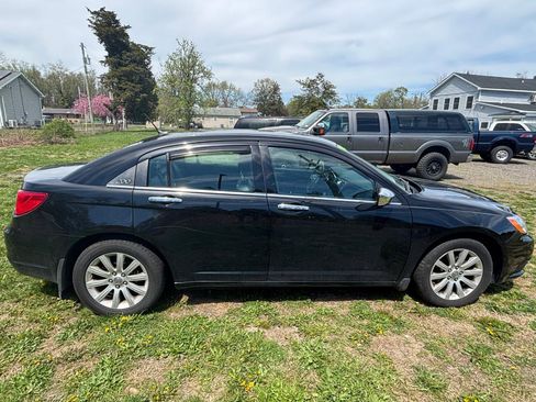 Used 2014 Chrysler 200 Limited w/ Sun/Sound Group image 4