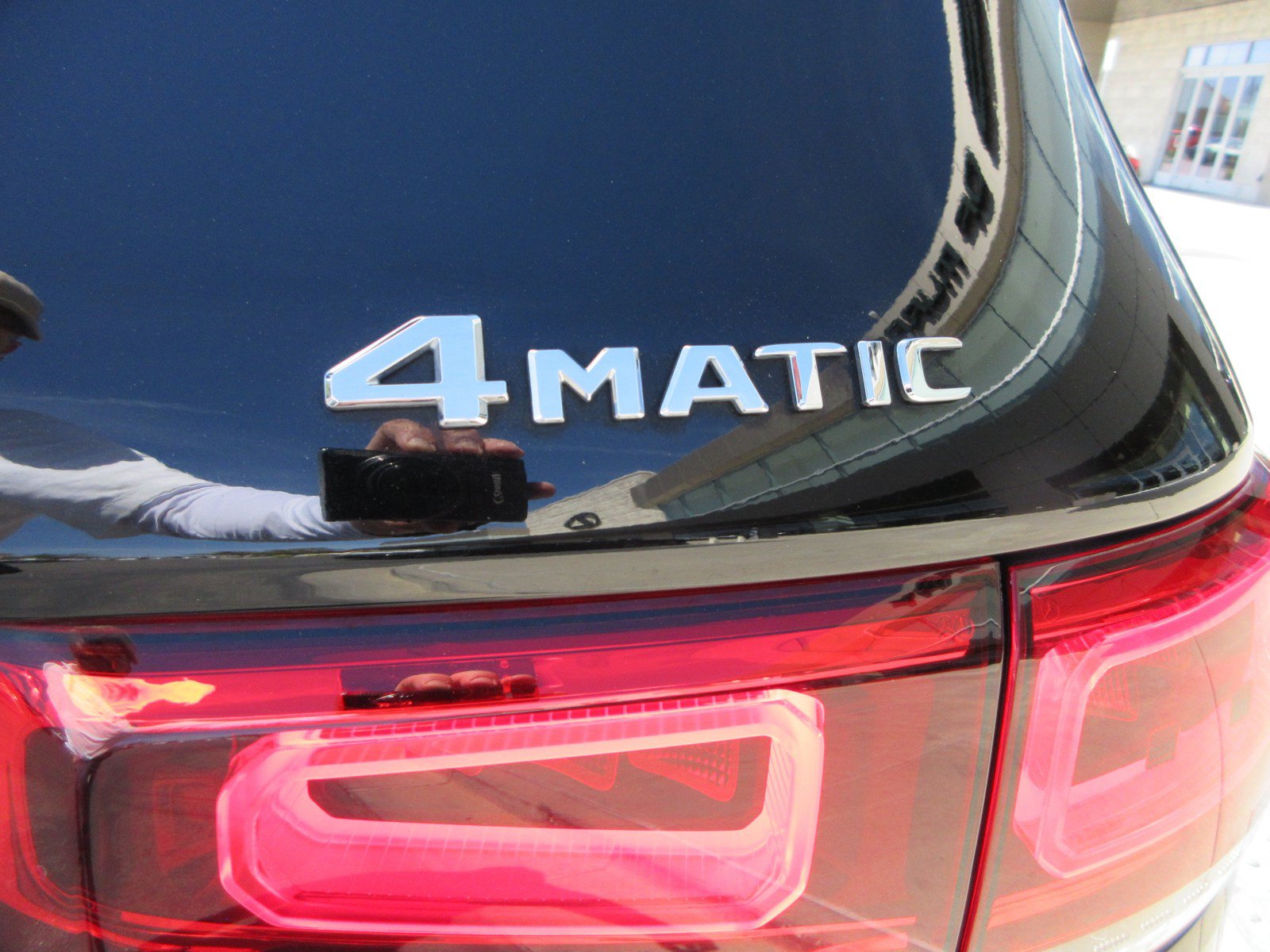 Used 2022 Mercedes-Benz GLB 250 4MATIC image 9