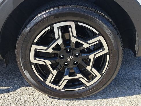 Certified 2025 Hyundai Santa Cruz Limited image 5