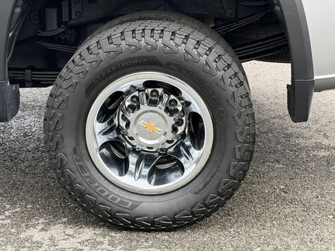 Used 2024 Chevrolet Silverado 3500 LT image 19