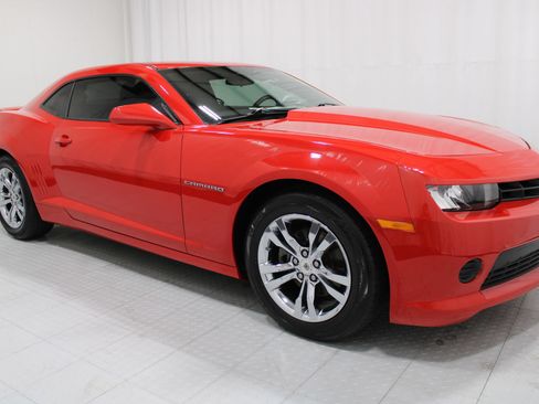 Used 2015 Chevrolet Camaro LS RWD image 4
