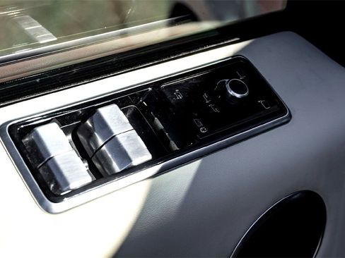 Used 2022 Land Rover Range Rover Sport HST image 11