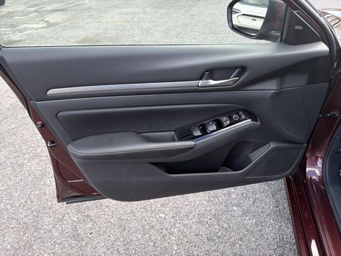Used 2023 Nissan Altima 2.5 SV AWD/4WD image 15