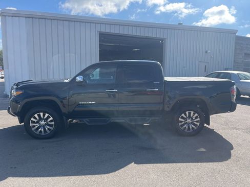 Used 2020 Toyota Tacoma Limited image 16