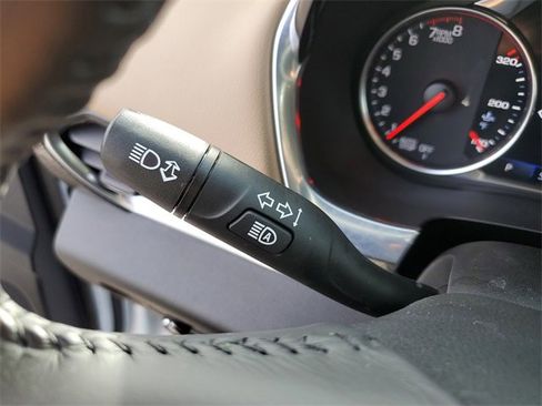 Used 2022 Chevrolet Traverse Premier image 26