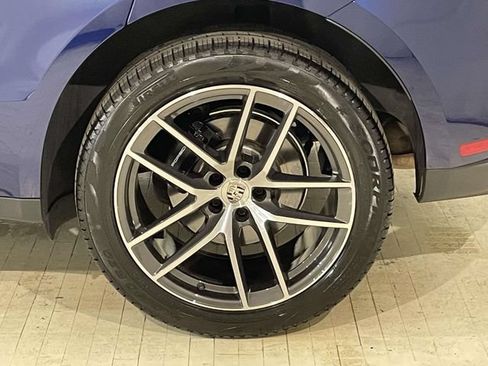 Certified 2026 Porsche Macan Turbo AWD/4WD image 11