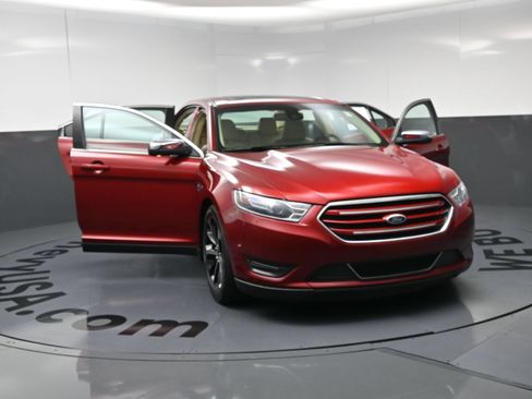 Used 2015 Ford Taurus Limited w/ Equipment Group 301A AWD/4WD image 25