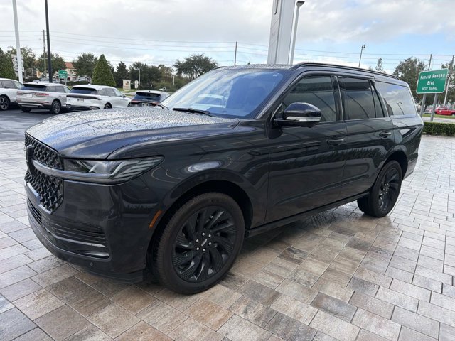 Certified 2025 Lincoln Navigator Reserve w/ Jet Appearance Package AWD/4WD image 6
