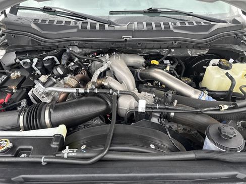 Used 2022 Ford F250 Lariat w/ Lariat Ultimate Package AWD/4WD image 16