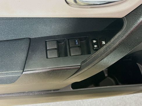 Certified 2016 Toyota Corolla LE FWD image 17