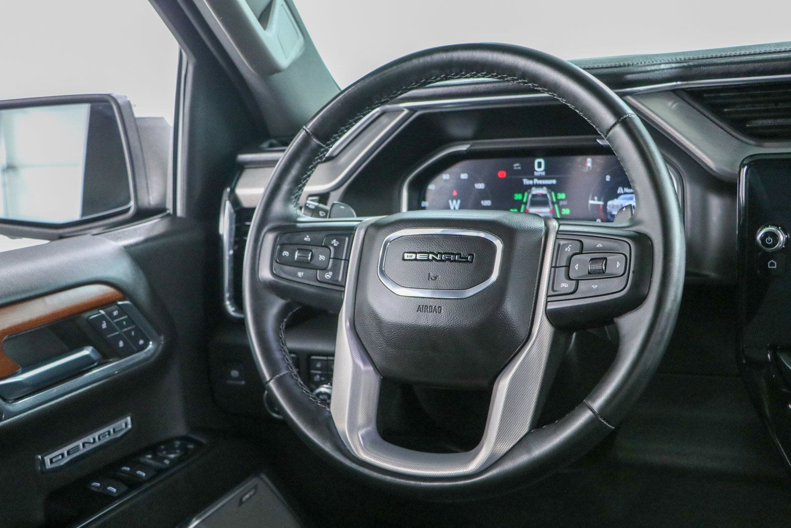 Used 2023 GMC Sierra 1500 Denali w/ Denali Reserve Package AWD/4WD image 13