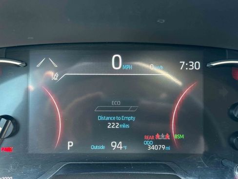 Used 2025 Toyota RAV4 XLE FWD image 24