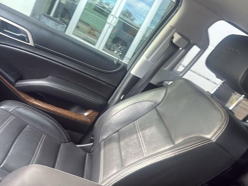 Used 2019 GMC Yukon XL Denali w/ Open Road Package image 25