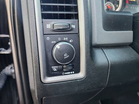 Used 2019 RAM 1500 Express w/ Wheel & Sound Group AWD/4WD image 26