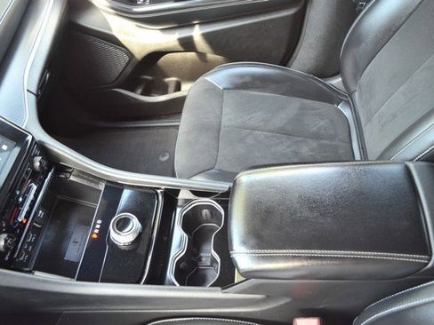 Used 2023 Jeep Grand Cherokee L Laredo image 25