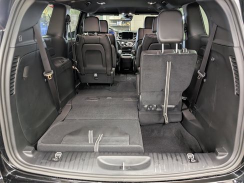 New 2026 Chrysler Pacifica Select image 26