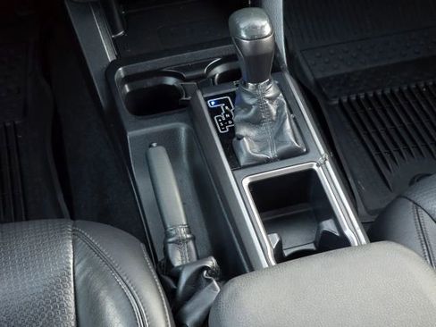 Used 2020 Toyota Tacoma TRD Off-Road w/ TRD Premium Off Road Package image 14