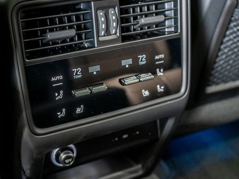 Certified 2025 Porsche Cayenne image 24