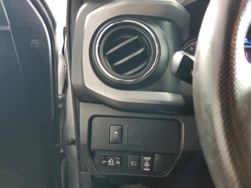 Used 2021 Toyota Tacoma TRD Off-Road w/ Technology Package AWD/4WD image 26