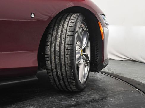 Used 2023 Ferrari Roma image 37