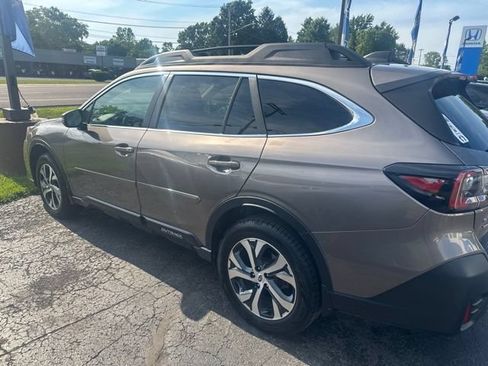 Used 2021 Subaru Outback Limited XT AWD/4WD image 3