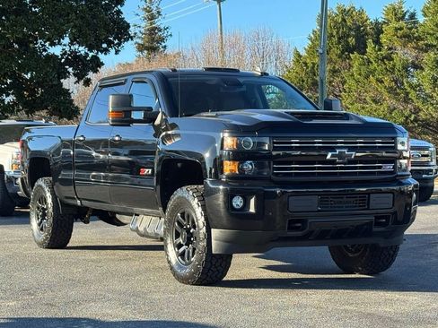 Used 2019 Chevrolet Silverado 2500 LTZ w/ Duramax Plus Package image 3