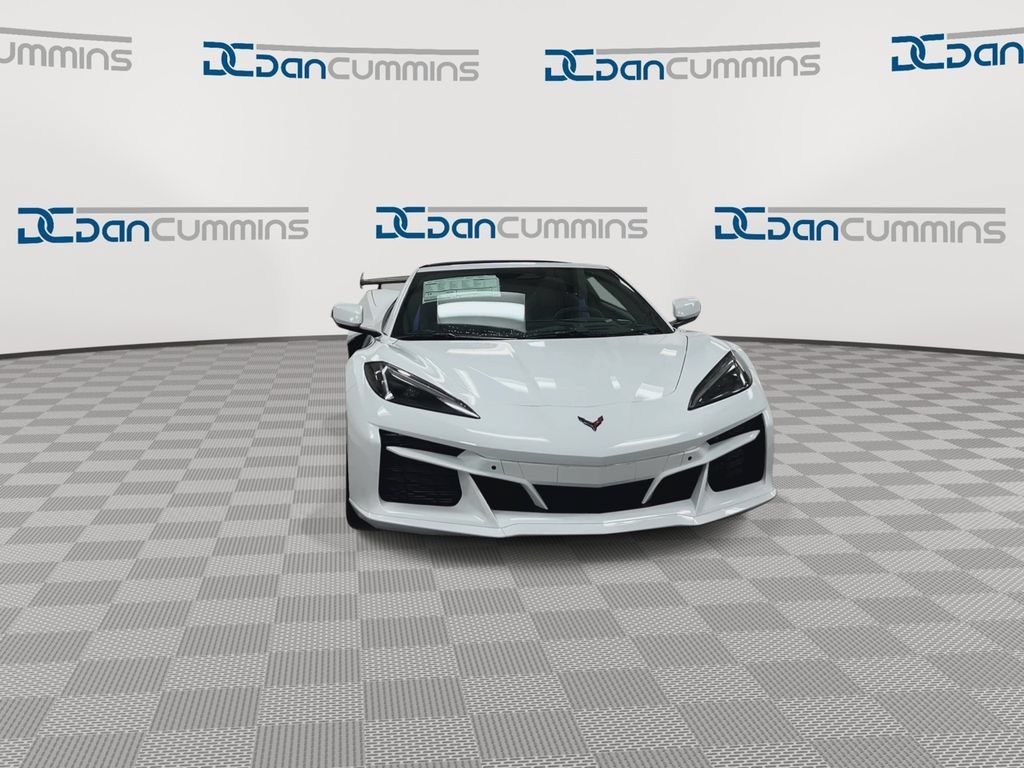 New 2026 Chevrolet Corvette E-Ray w/ Stealth Interior Trim Package AWD/4WD image 3