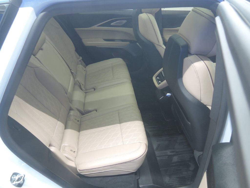 Used 2026 Cadillac Lyriq Signature Luxury w/ Nappa Leather Package AWD/4WD image 40