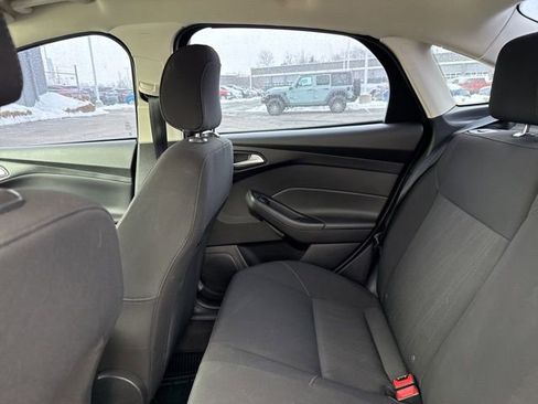 Used 2018 Ford Focus SE w/ Cold Weather Package image 12