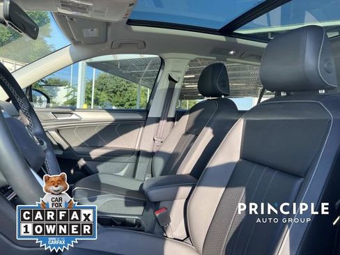 Used 2023 Volkswagen Tiguan SE w/ Panoramic Sunroof Package FWD image 13