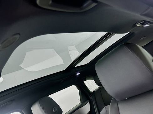 Used 2026 Land Rover Range Rover Velar Dynamic SE image 14